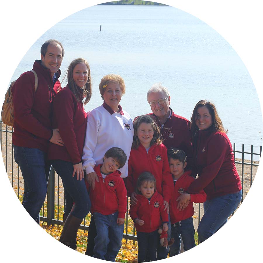 IMG_967110.1.09family photo2